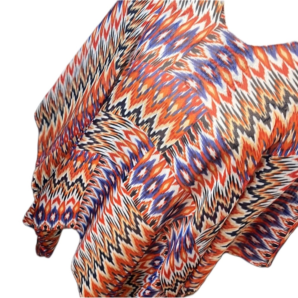 Abstract Patterned Drape - Picture 4 of 4